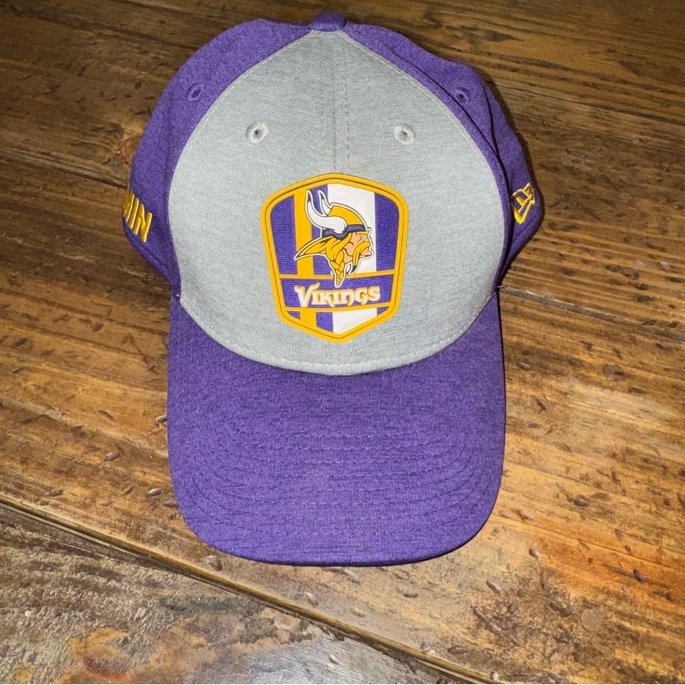 Minnesota Vikings NFL New Era 39THIRTY Fitted Hat Large XLarge Like New